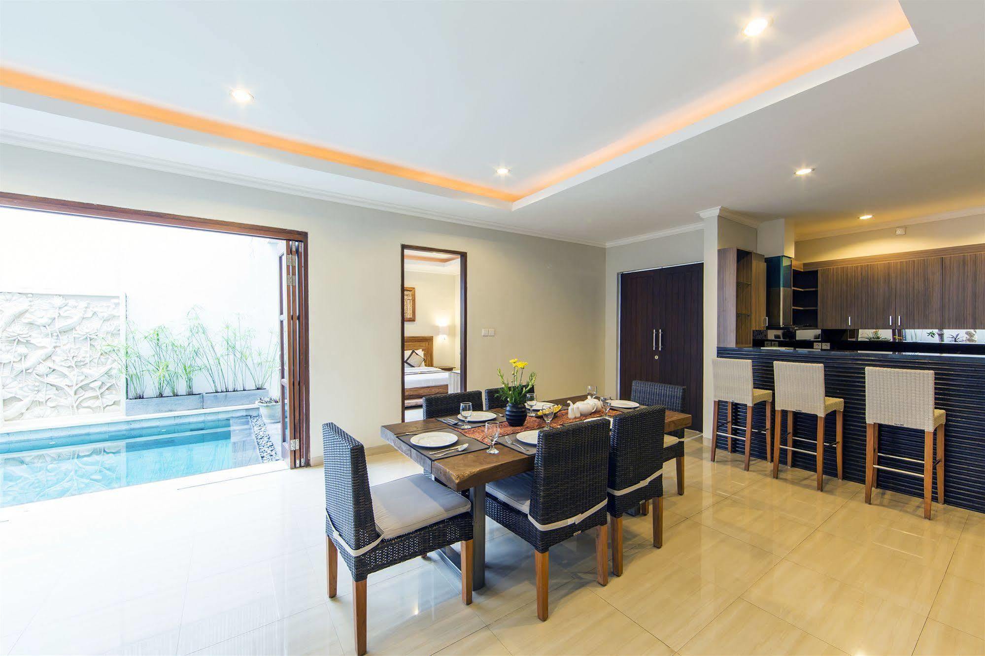 White Lotus Villas Seminyak Εξωτερικό φωτογραφία